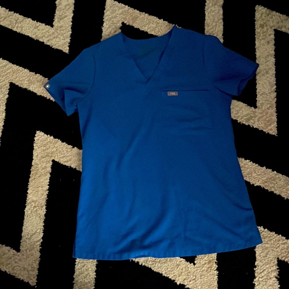 Figs scrub top
